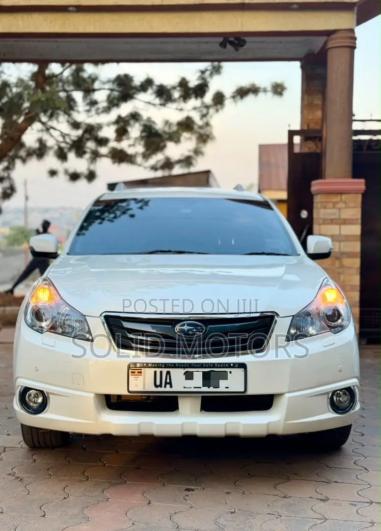 Subaru Outback 2.5i Limited 2012 White
