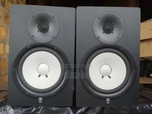 Yamaha HS 80 Studio Monitors