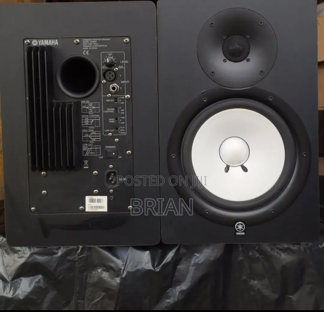 Yamaha HS 80 Studio Monitors