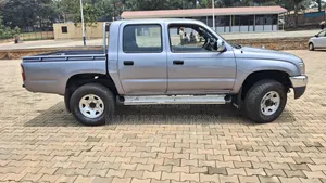 Toyota Hilux 2.5 Cab 2005 Gray