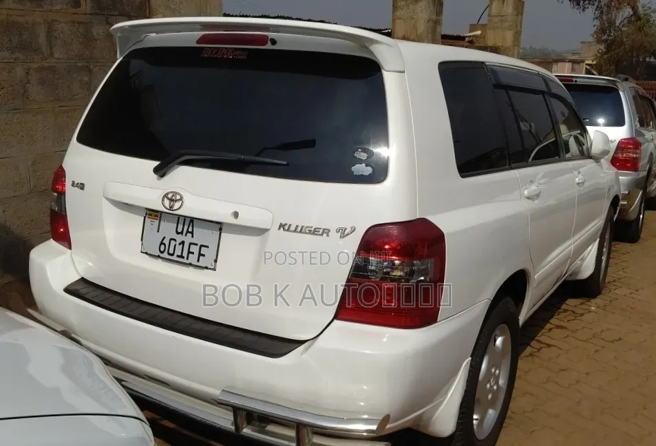 Toyota Kluger 2007 White