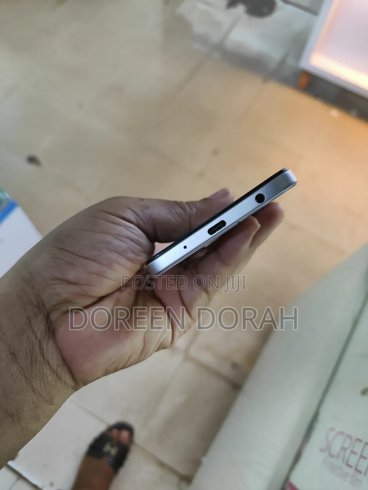 Vivo Y04 128 GB Silver