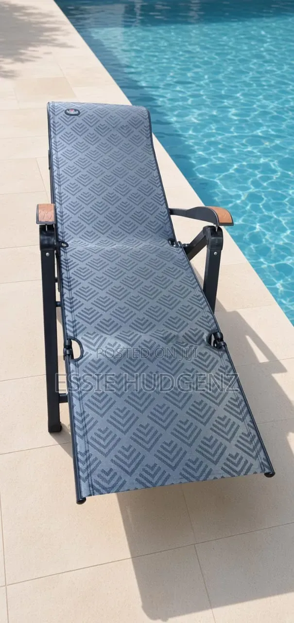 Reclining Lounge Chair