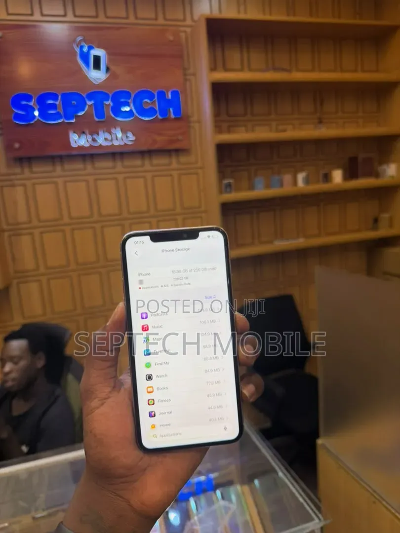New Apple iPhone 11 Pro Max 256 GB White