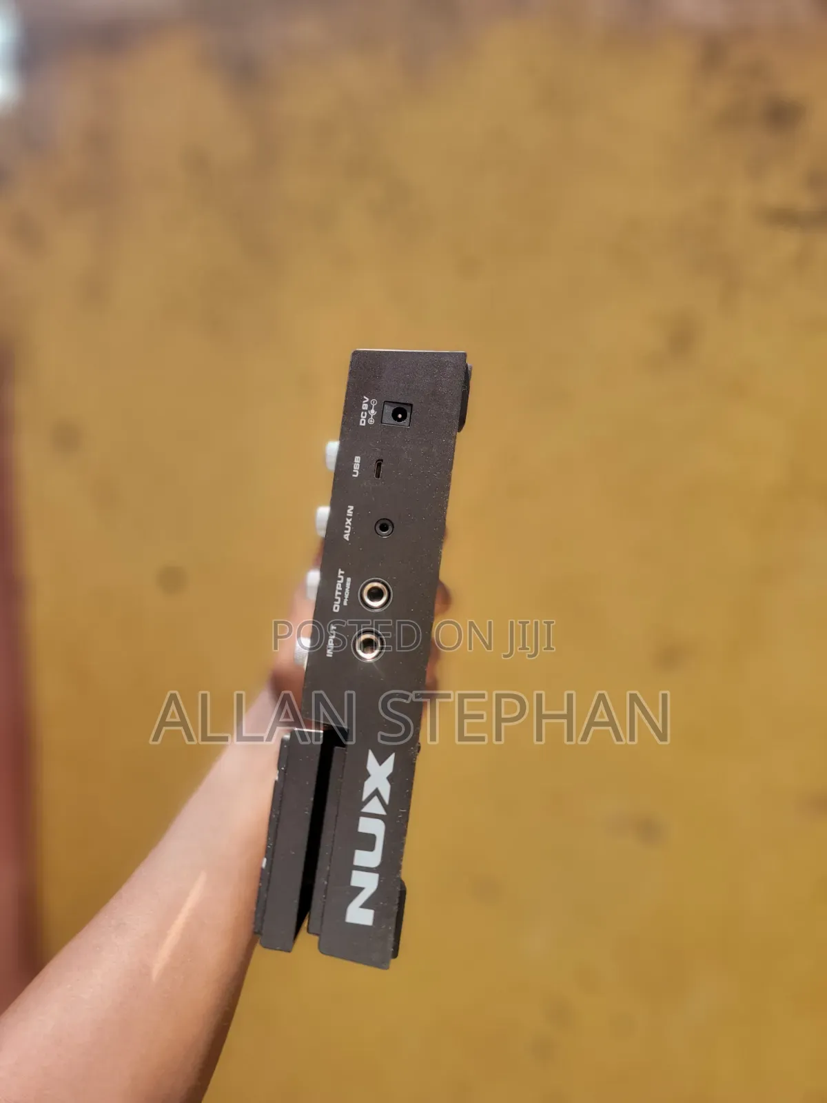 MG Nux 300. Multi Effects Pedal