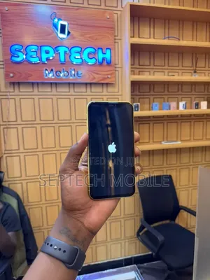 New Apple iPhone 11 128 GB Yellow