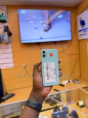 New Apple iPhone 11 64 GB Green