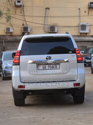 Toyota Land Cruiser Prado 2.8 2019 White