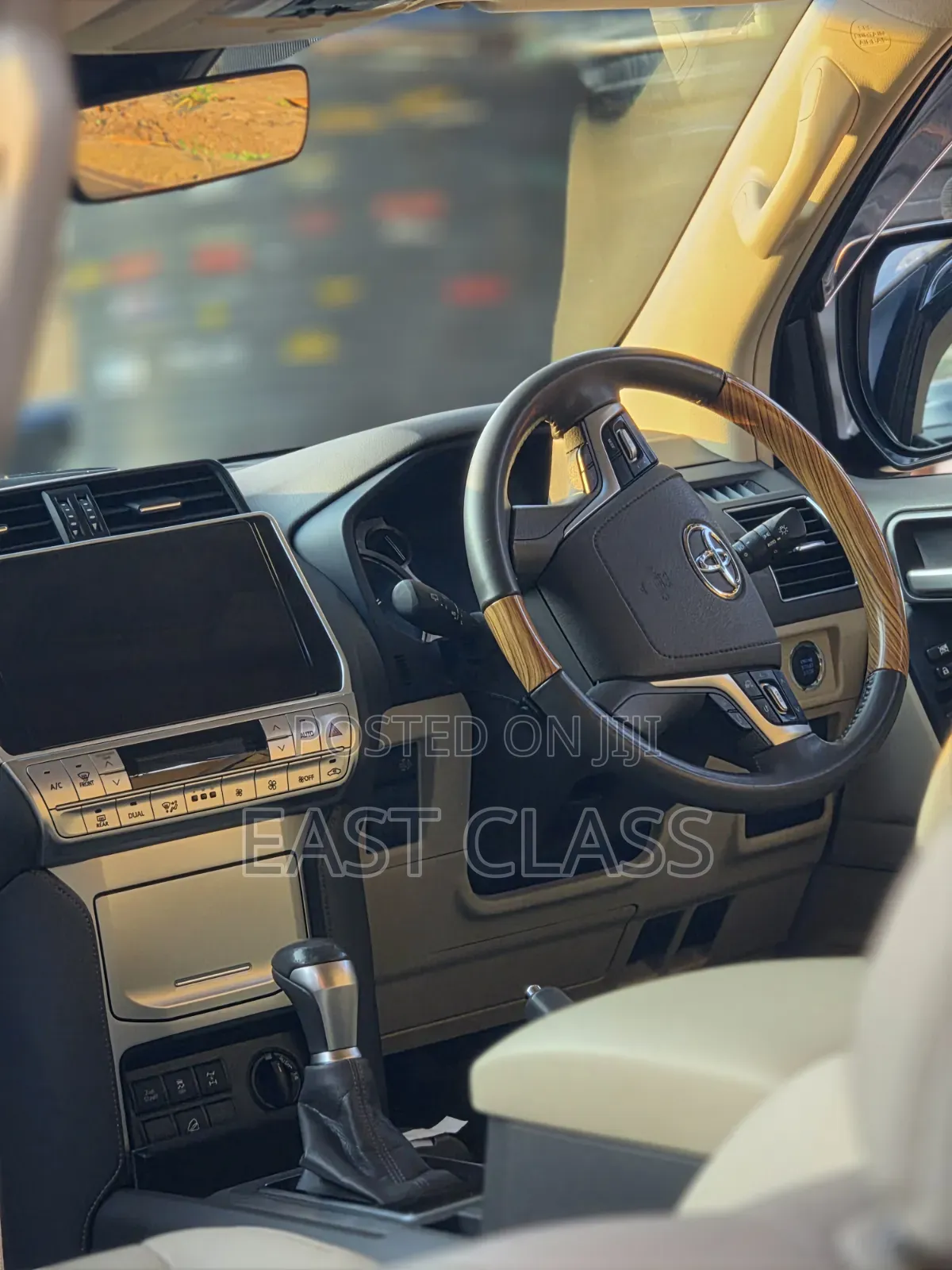Toyota Land Cruiser Prado 2.8 2019 White