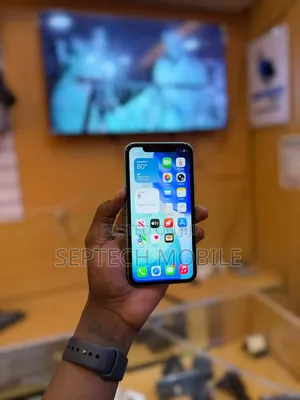 New Apple iPhone 11 64 GB Green