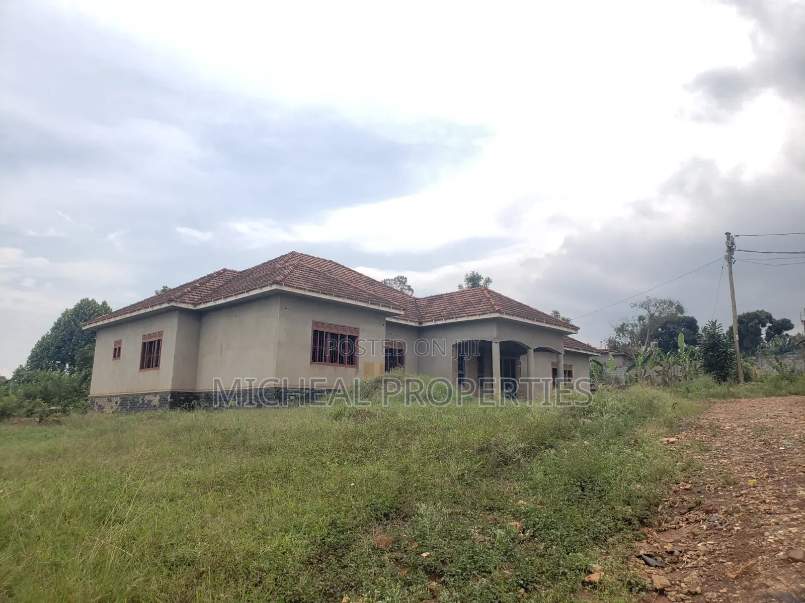 4bdrm House in Masoli Gayaza Rd At, Kawempe for sale