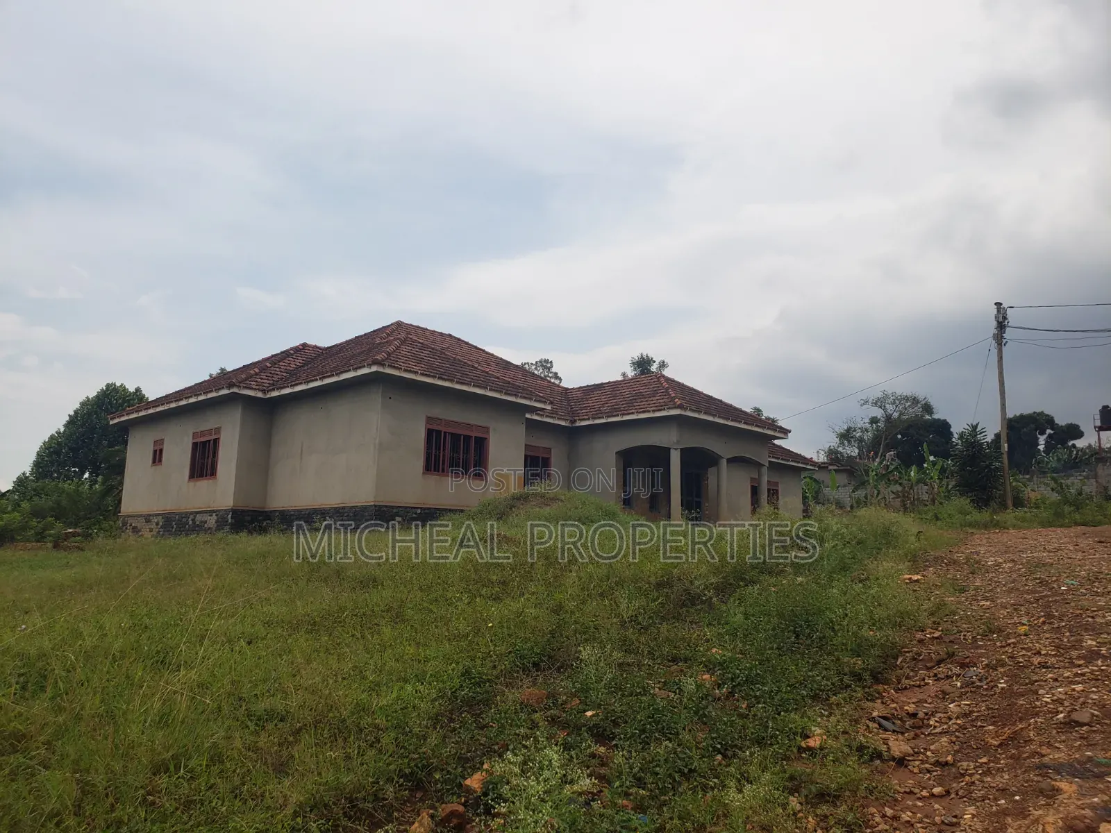 4bdrm House in Masoli Gayaza Rd At, Kawempe for sale