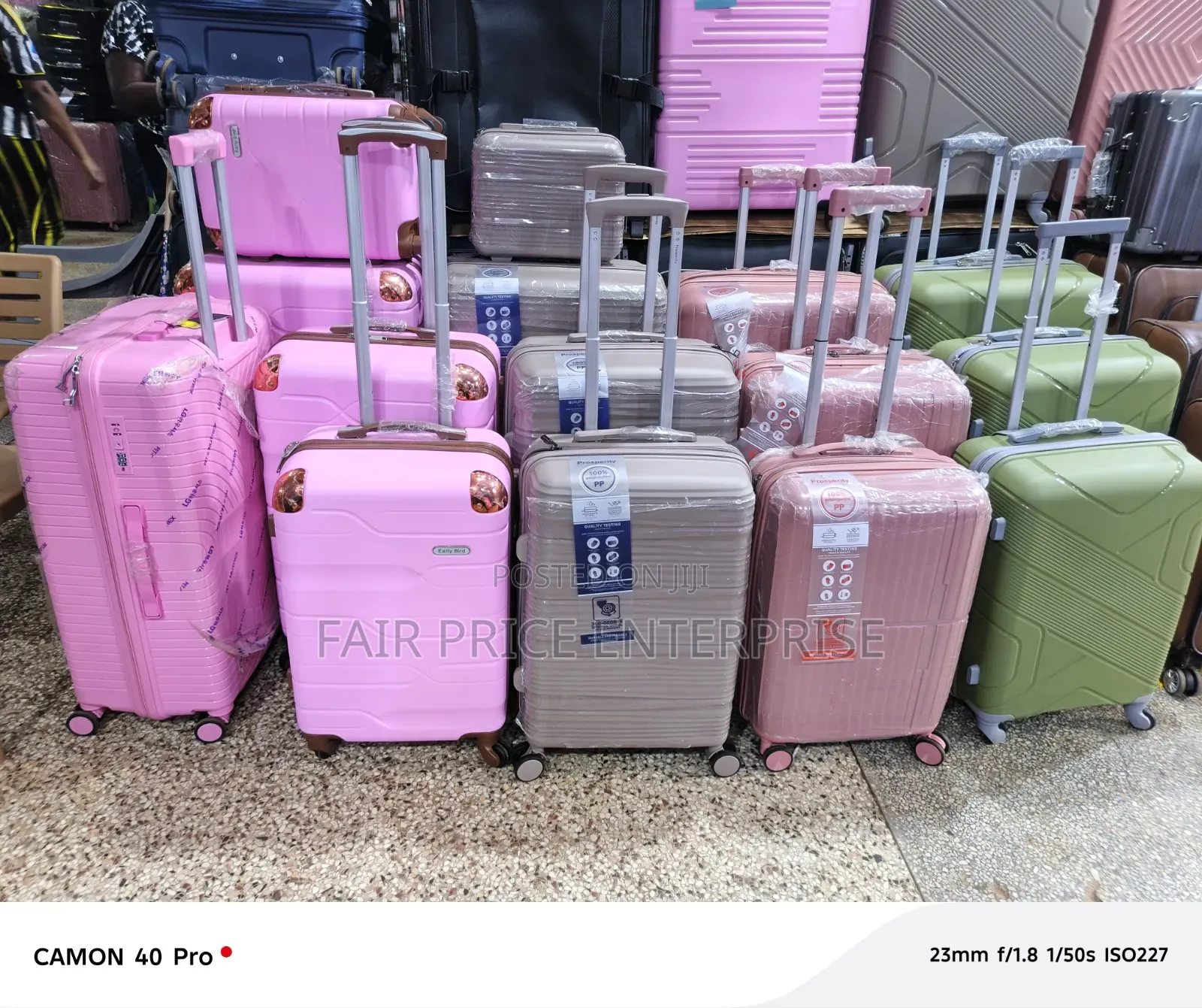 D Favour Plastic Suitcases. Full Set. Full Set