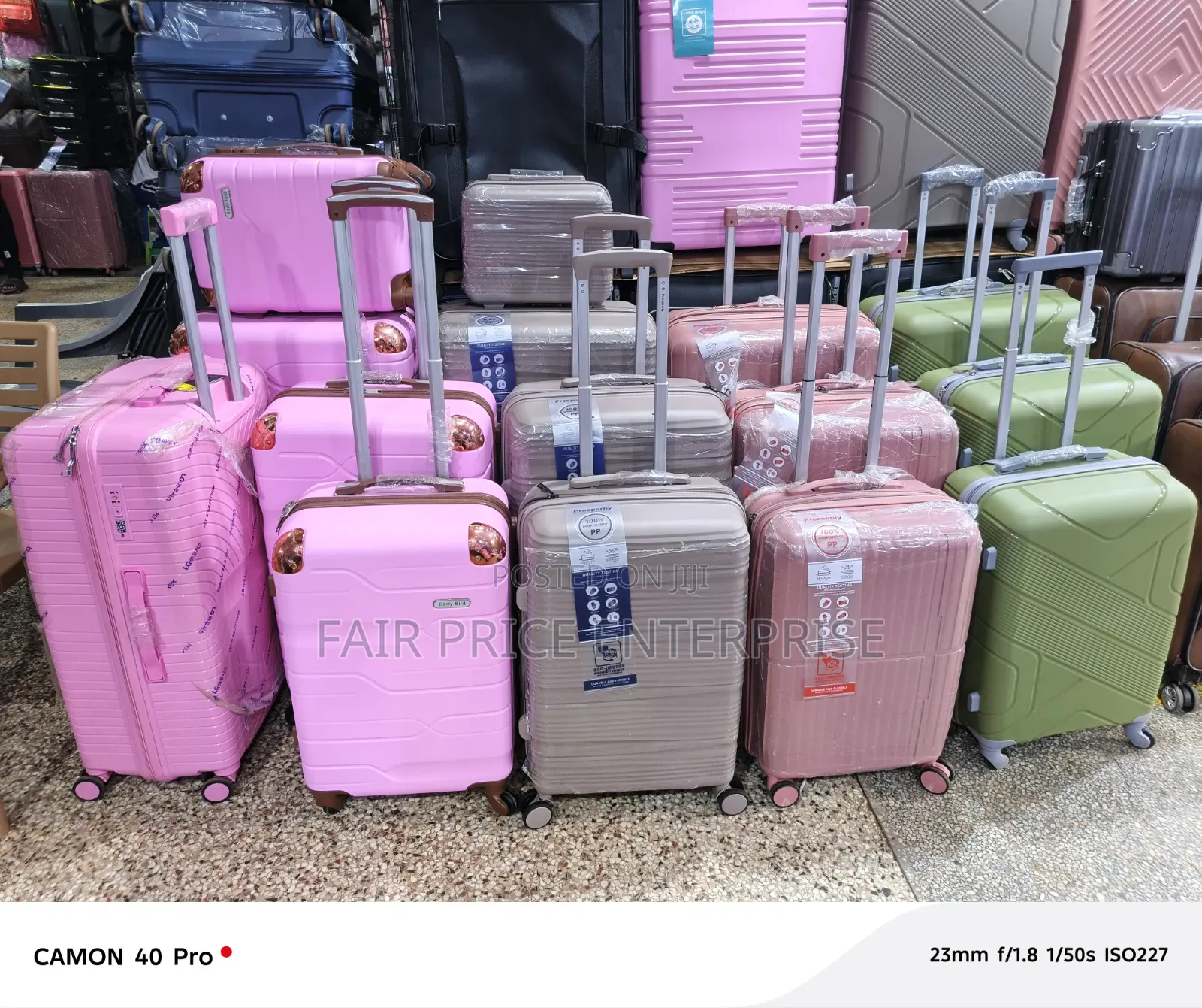 D Favour Plastic Suitcases. Full Set. Full Set