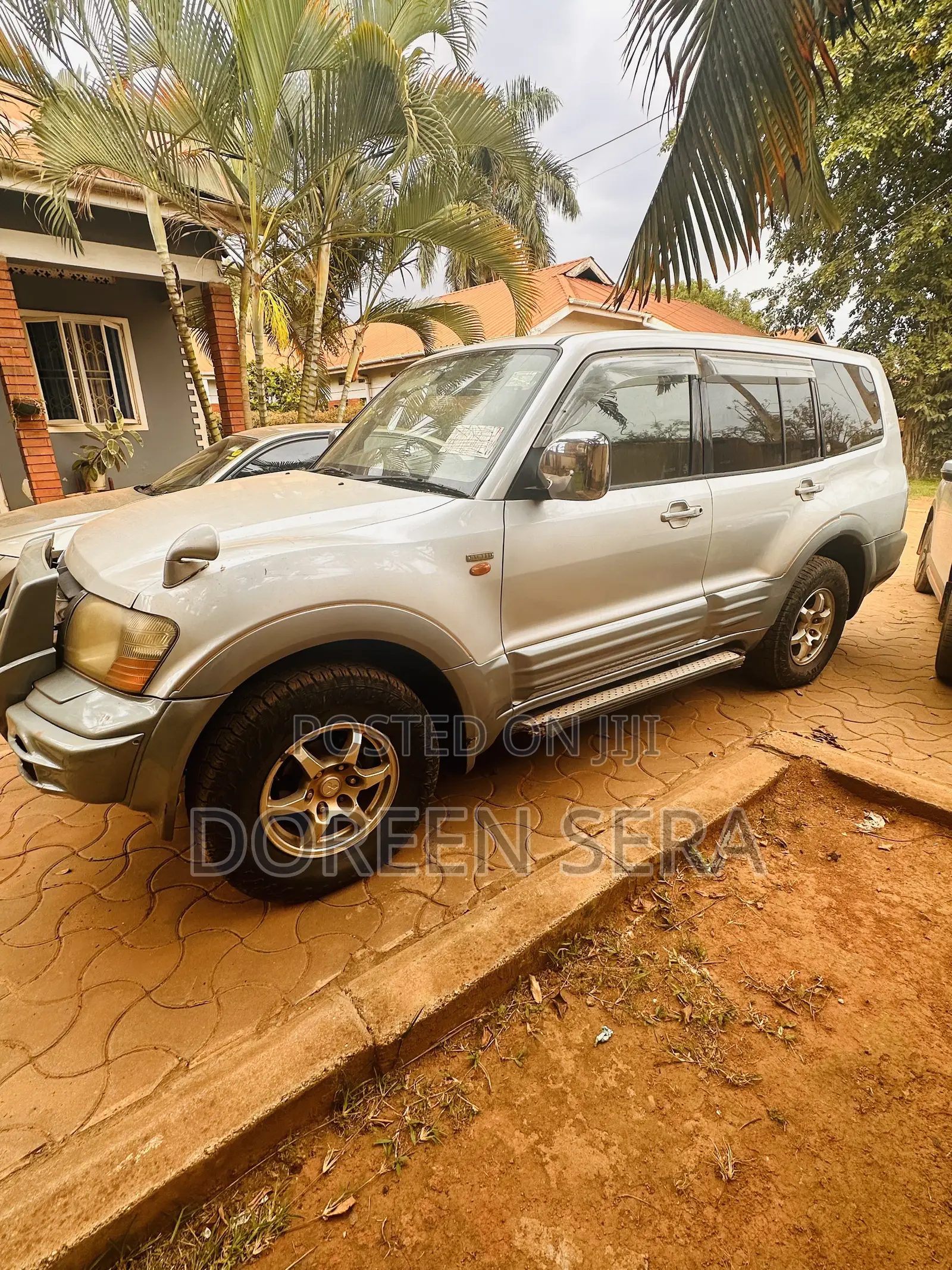 Mitsubishi Pajero 2000 Gray