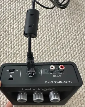 Behringer Soundcard Um2