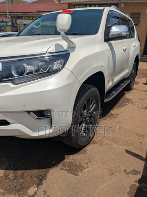 Toyota Land Cruiser Prado 2018 White