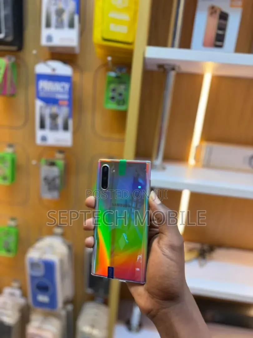 New Samsung Galaxy Note 10 5G 256 GB Gold