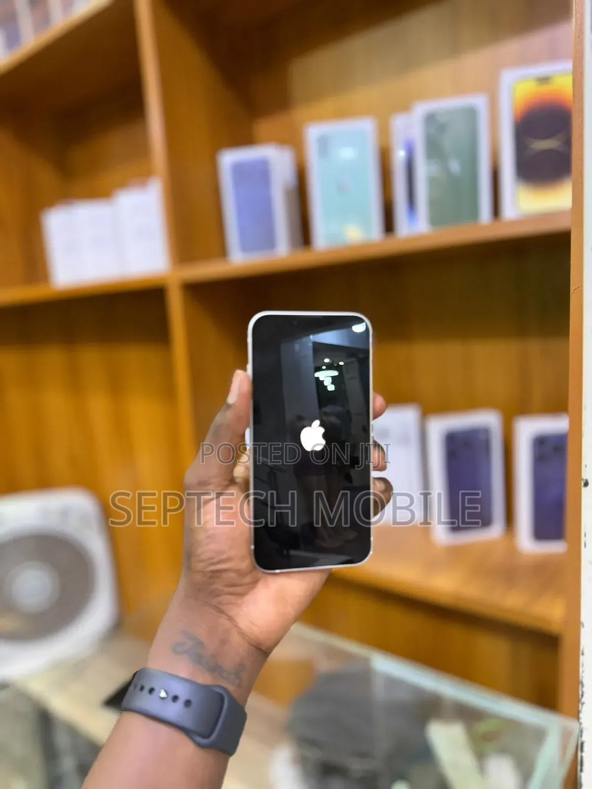 New Apple iPhone 13 128 GB White