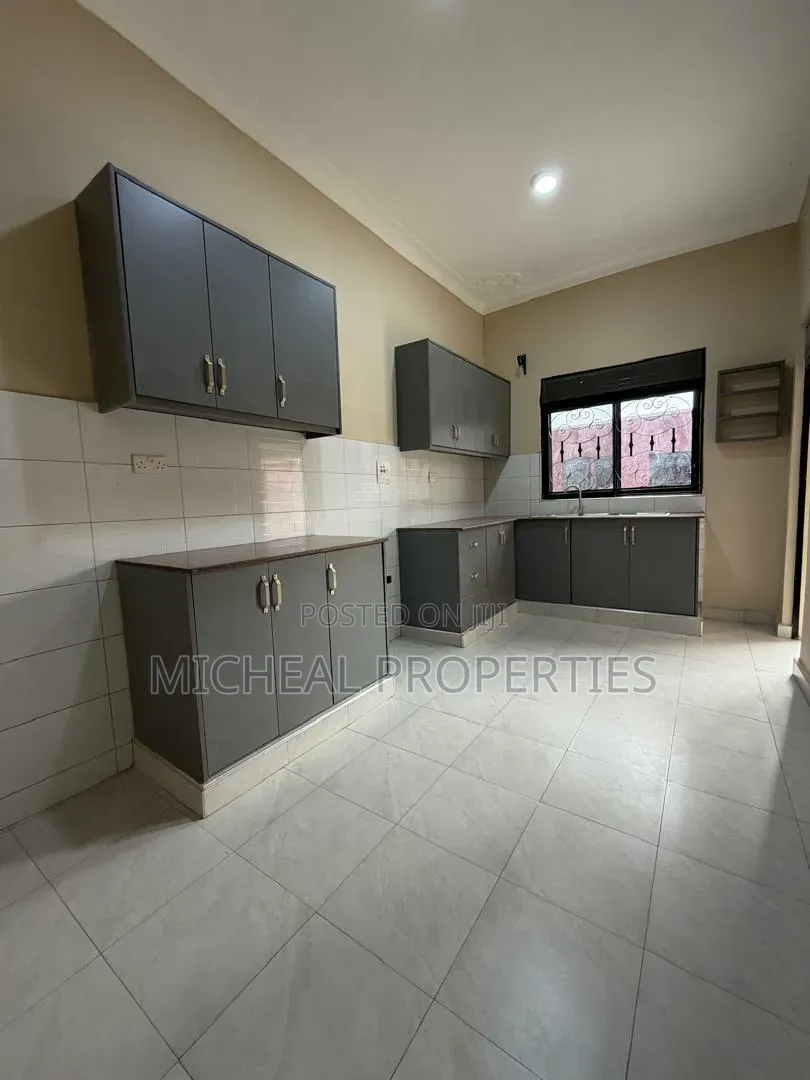 3bdrm House in Kira Nabusugwe Nsasa, Kawempe for sale