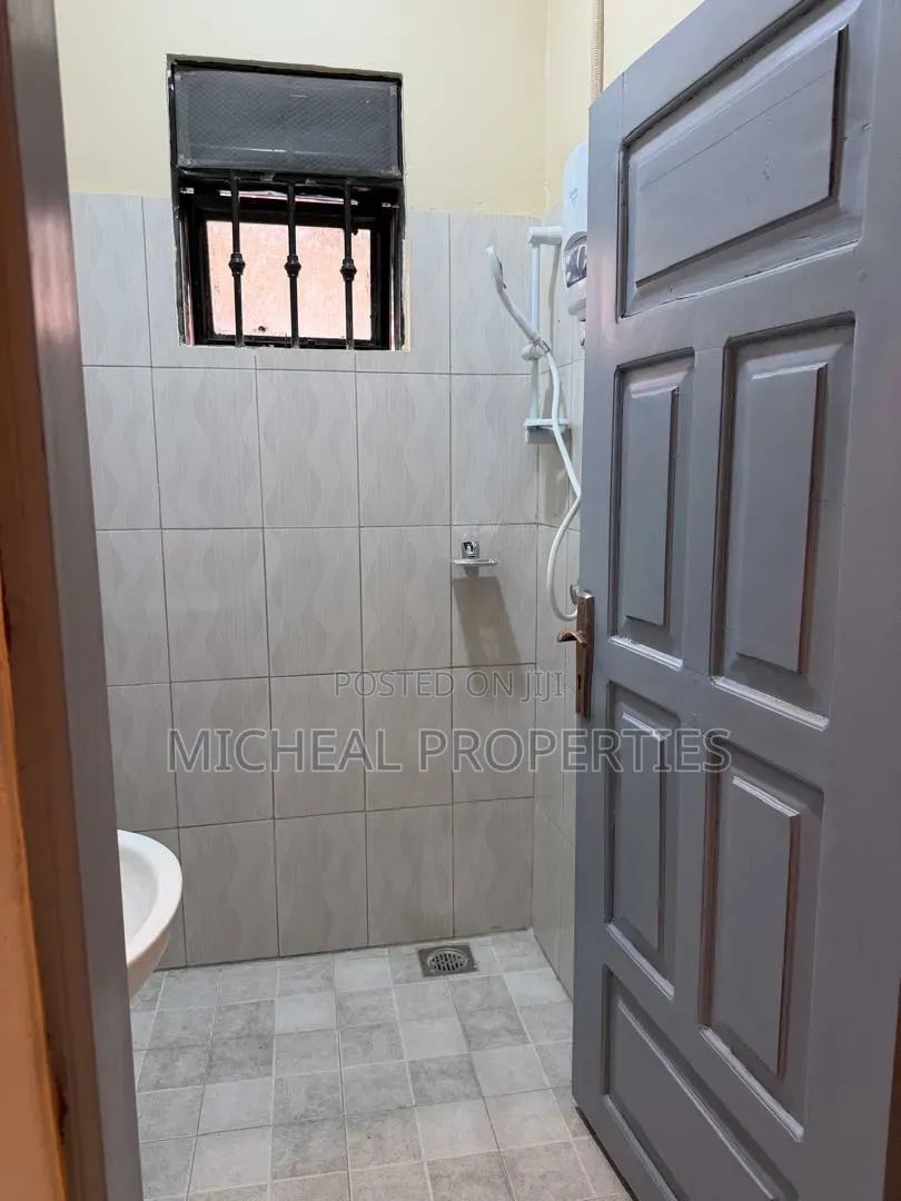 3bdrm House in Kira Nabusugwe Nsasa, Kawempe for sale