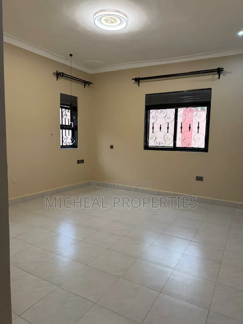 3bdrm House in Kira Nabusugwe Nsasa, Kawempe for sale