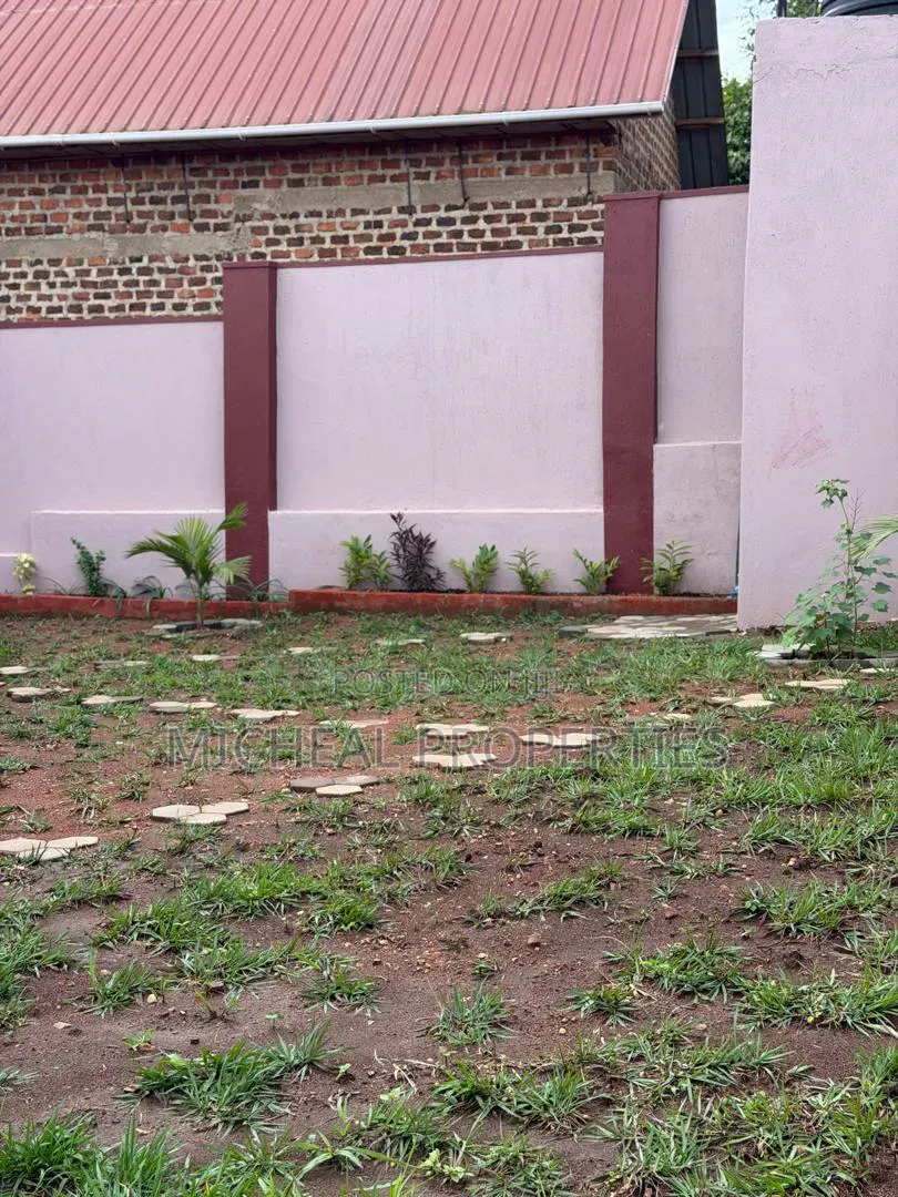 3bdrm House in Kira Nabusugwe Nsasa, Kawempe for sale