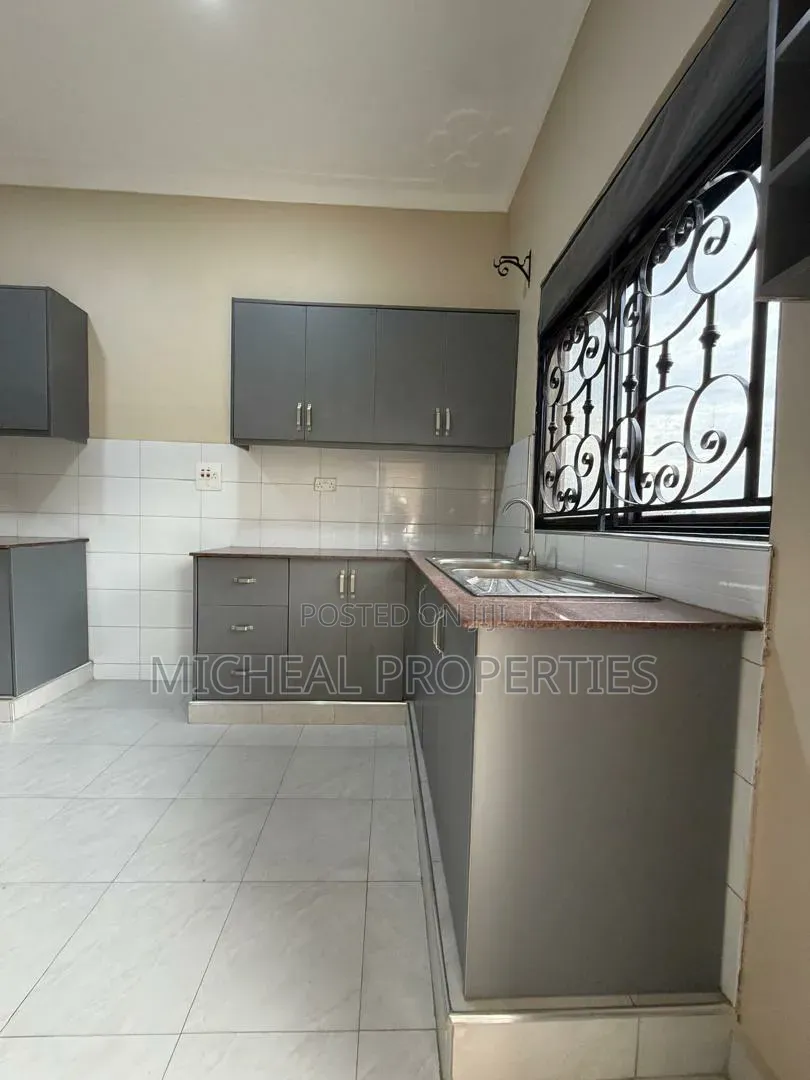 3bdrm House in Kira Nabusugwe Nsasa, Kawempe for sale