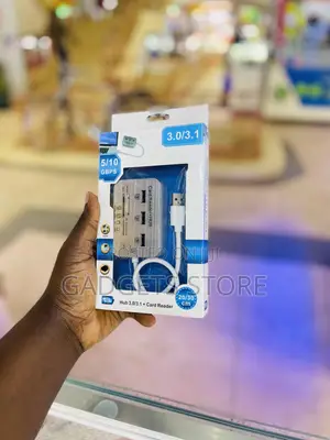 7-in-1 USB 3.0/3.1 Hub and Card Reader Combo