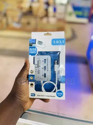 7-in-1 USB 3.0/3.1 Hub and Card Reader Combo