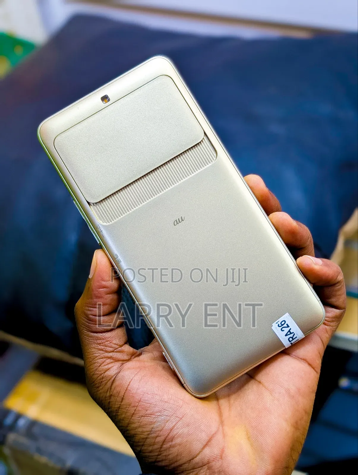 Kyocera Basio 3 KYV43 32 GB Gold