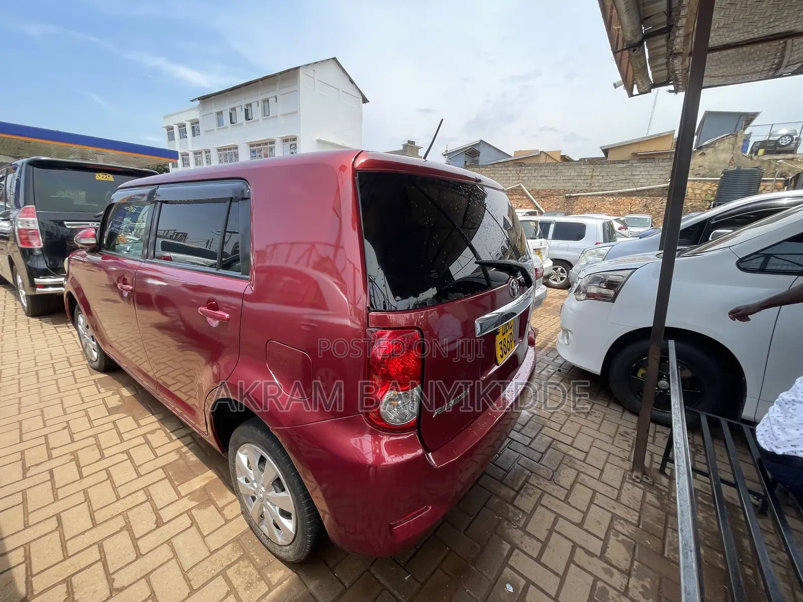 Toyota Corolla Rumion 2010 Maroon