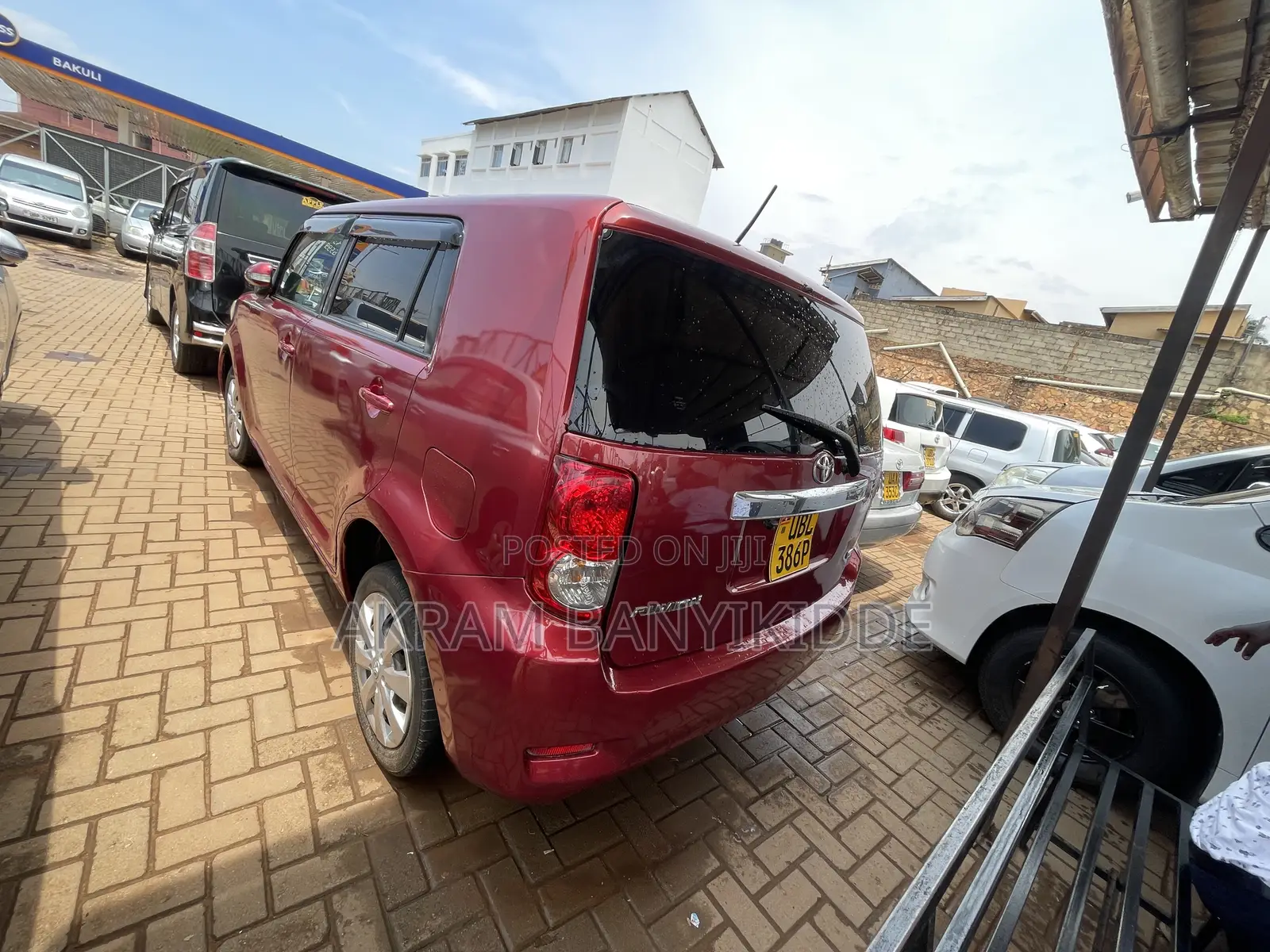 Toyota Corolla Rumion 2010 Maroon