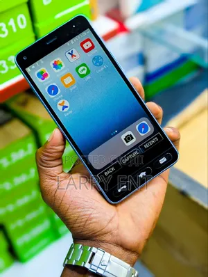 Kyocera Basio 4 32 GB Blue
