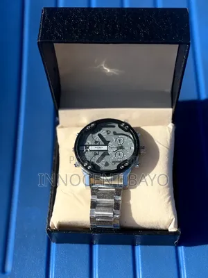 3 Bar Watch Gold/Silver