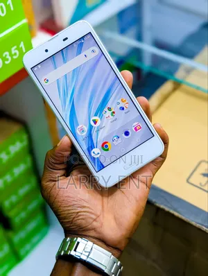 Sharp Aquos Sense SHV40 32 GB White