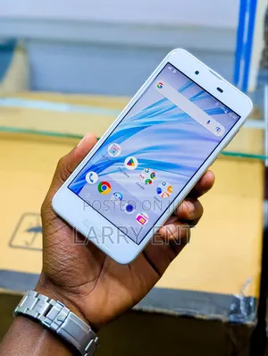 Sharp Aquos Sense SHV40 32 GB White