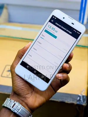 Sharp Aquos Sense SHV40 32 GB White