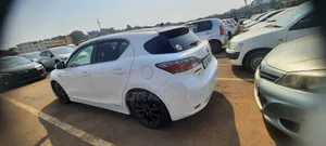 Lexus CT Premium FWD 2012 White