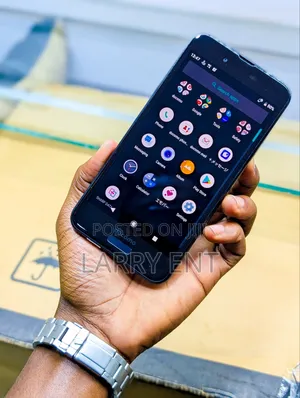 Sharp Aquos R3 128 GB Black