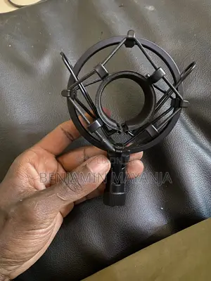 Studio Mic Shock Mount – Stop Desk Vibrations Handling Noise