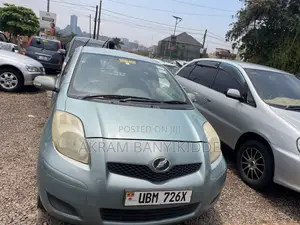 Toyota Vitz 2009 Gray