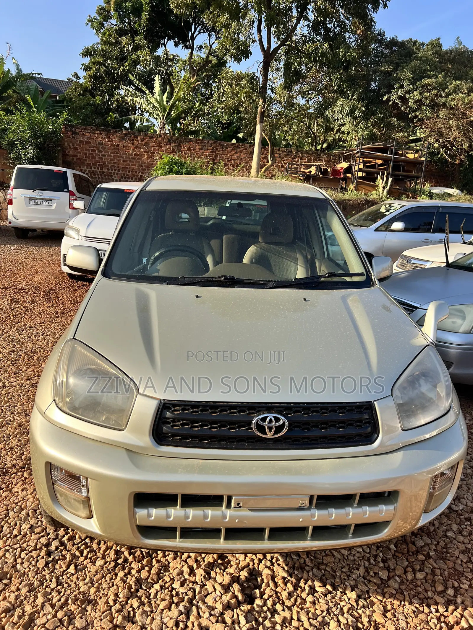 Toyota RAV4 Base AWD 2001 Gold