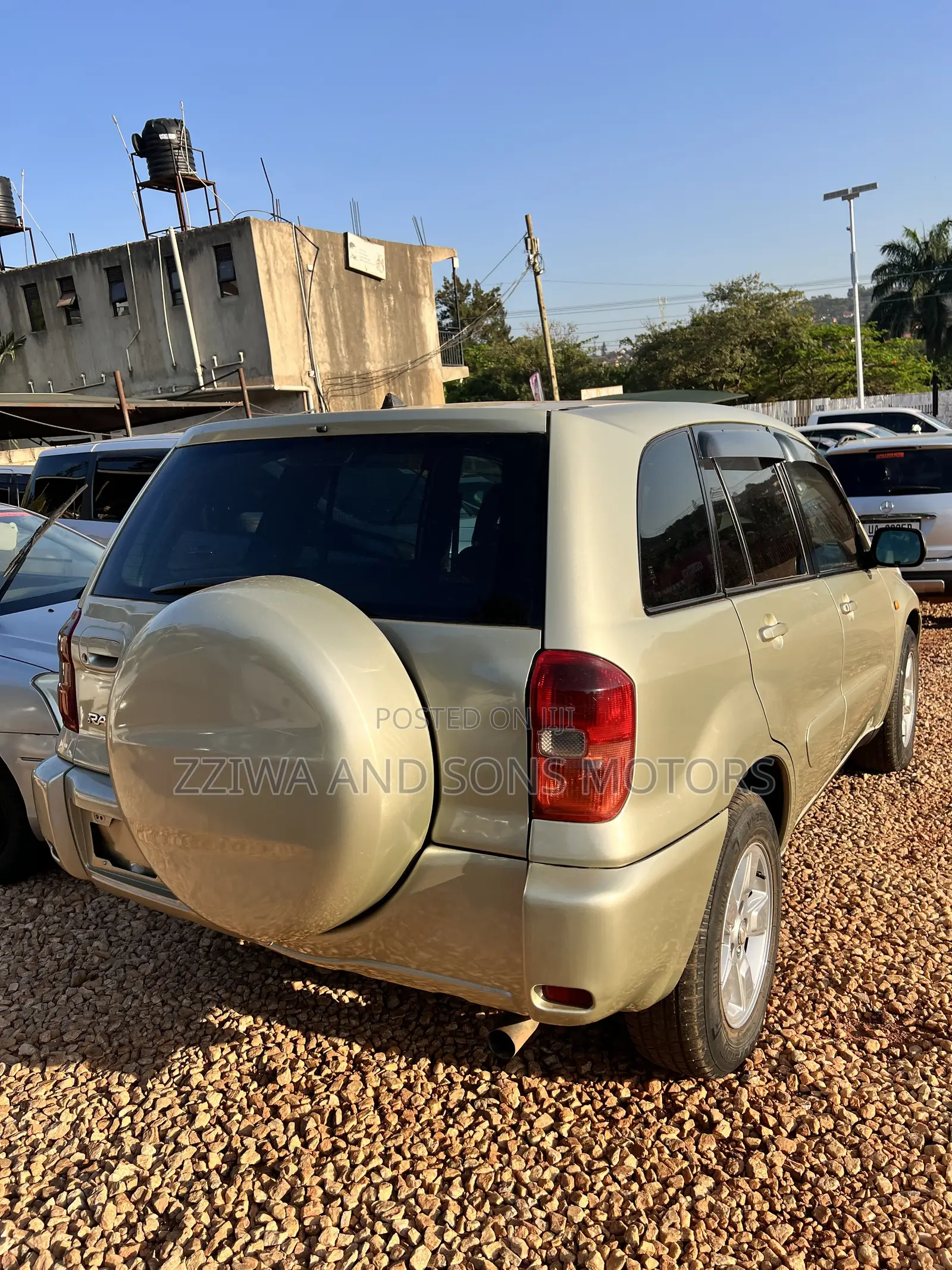 Toyota RAV4 Base AWD 2001 Gold