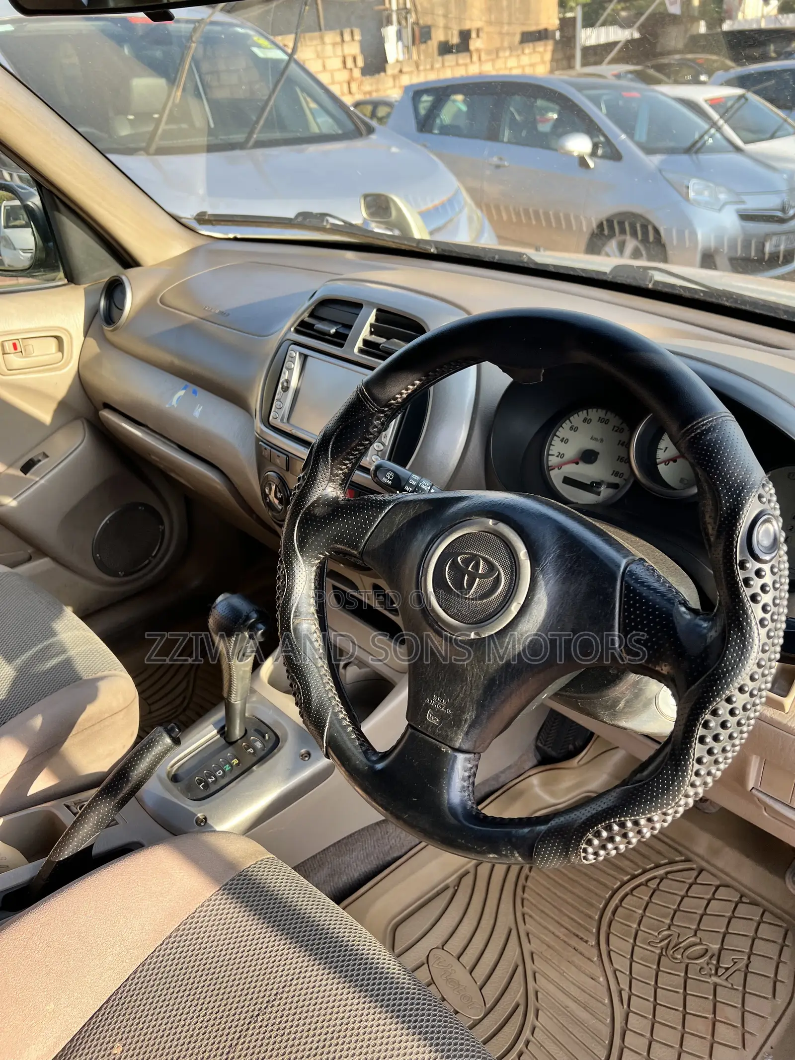 Toyota RAV4 Base AWD 2001 Gold