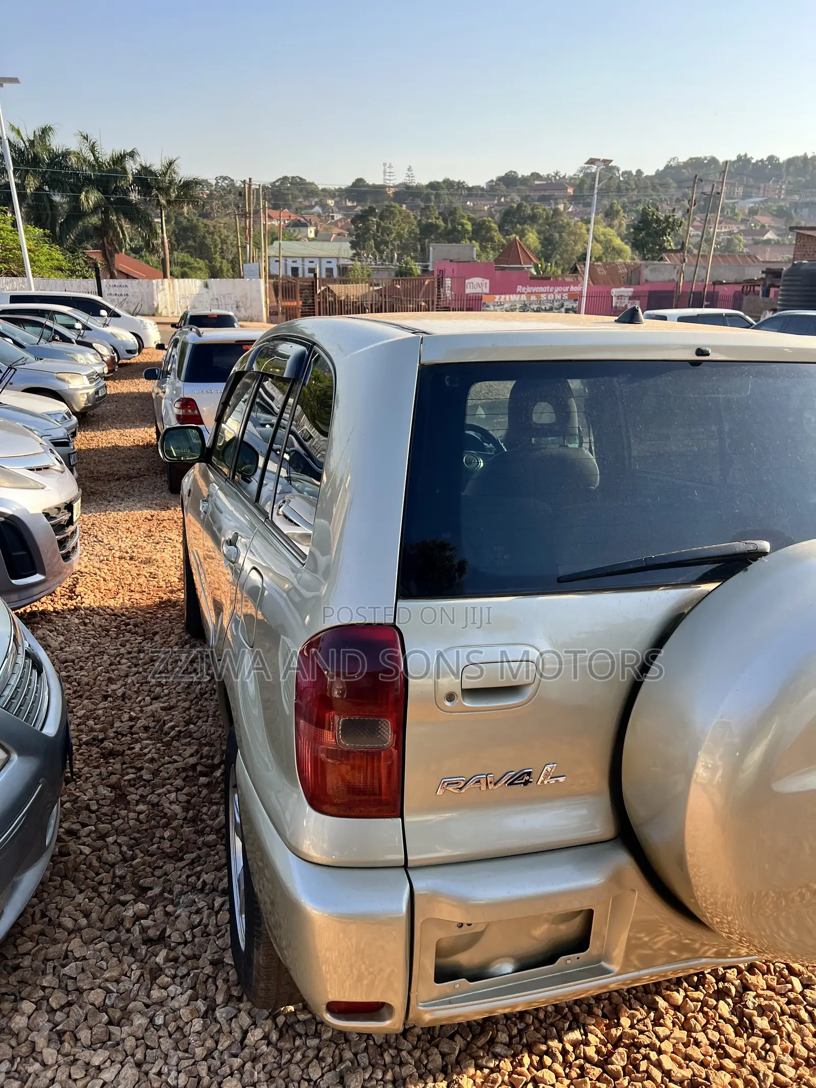 Toyota RAV4 Base AWD 2001 Gold