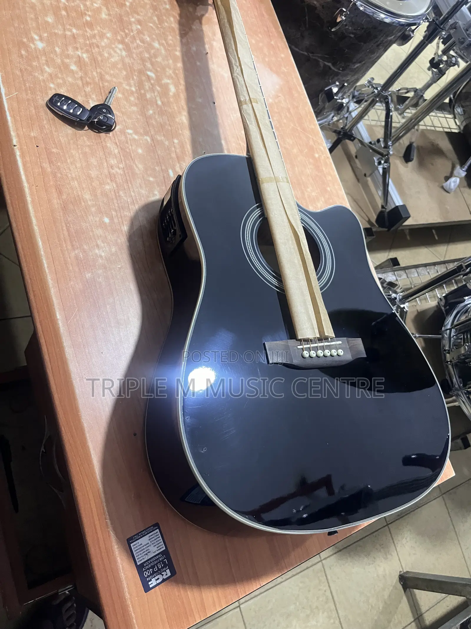Yamaha Acoustic Guitar Black