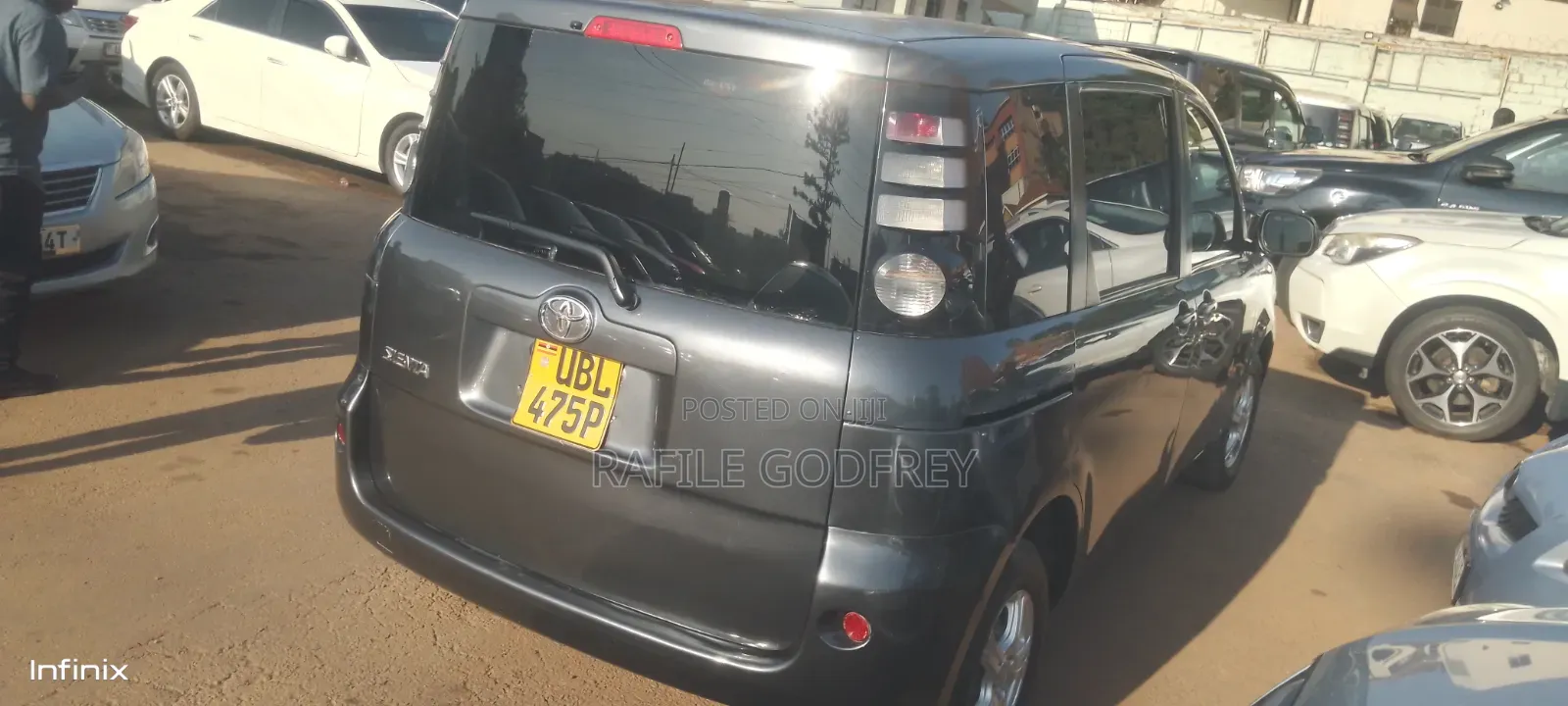 Toyota Sienta 2009 Gray