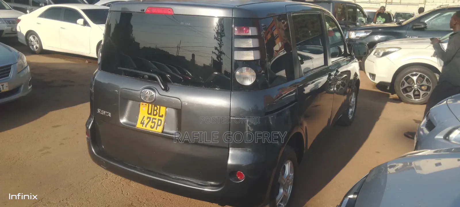 Toyota Sienta 2009 Gray