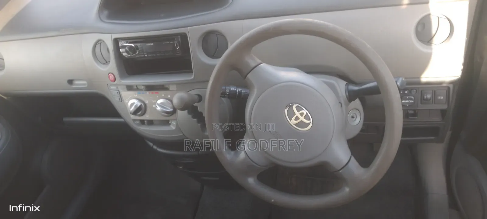 Toyota Sienta 2009 Gray